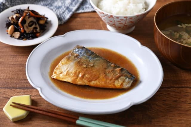 骨摂り魚、鯖の味噌煮